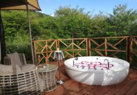 Emayian Luxury Camp