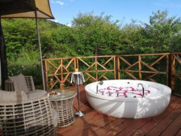 Emayian Luxury Camp