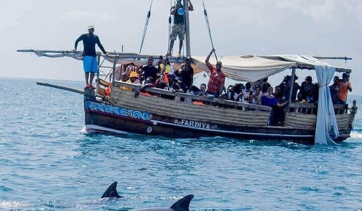 WASINI DHOW & DOLPHIN EXCURSION FROM DIANI