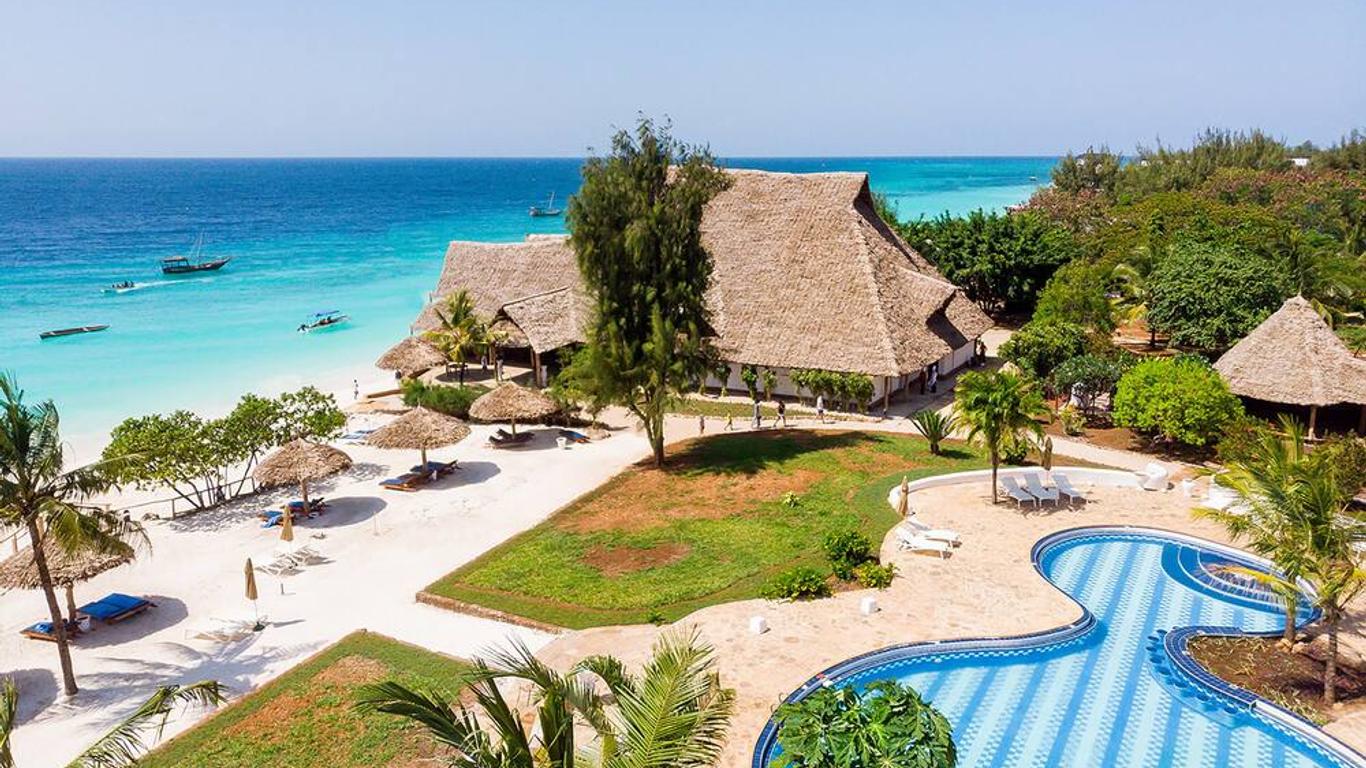 Sandie’s Baobab Beach Hotel